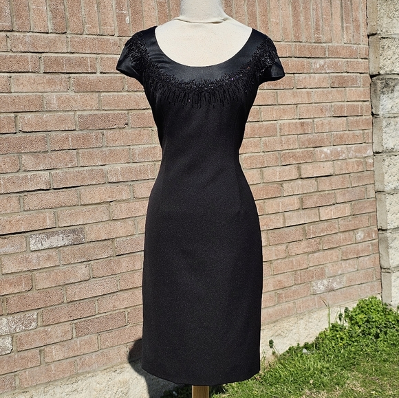 Carmen Marc Valvo silk beaded cocktail dress - Picture 9 of 9